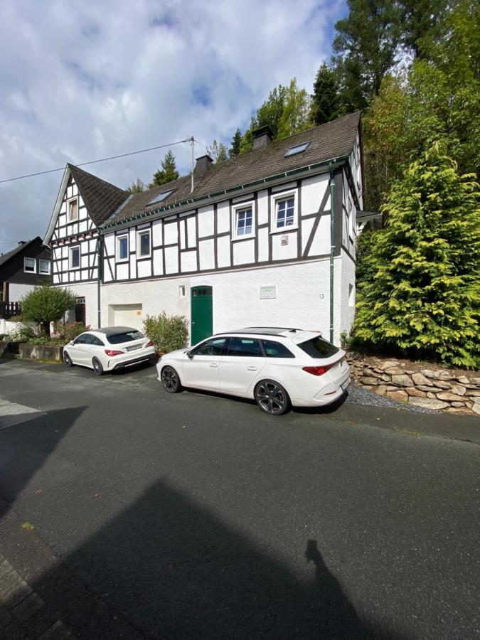 DAS Schmallenberger Ferienhaus - komfortabel - urig - traumhafte Lage Exterior foto